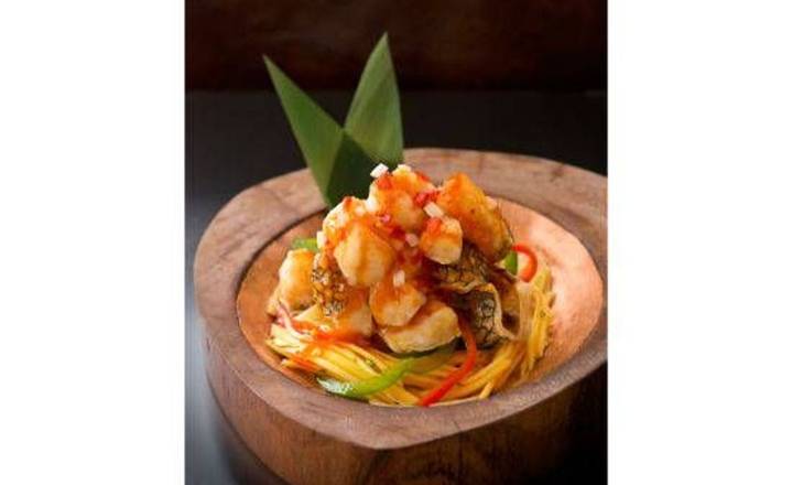 CQ7. Thai Style Deep Fried Sea Bass with Mango Salad 泰式香芒銀鱈魚